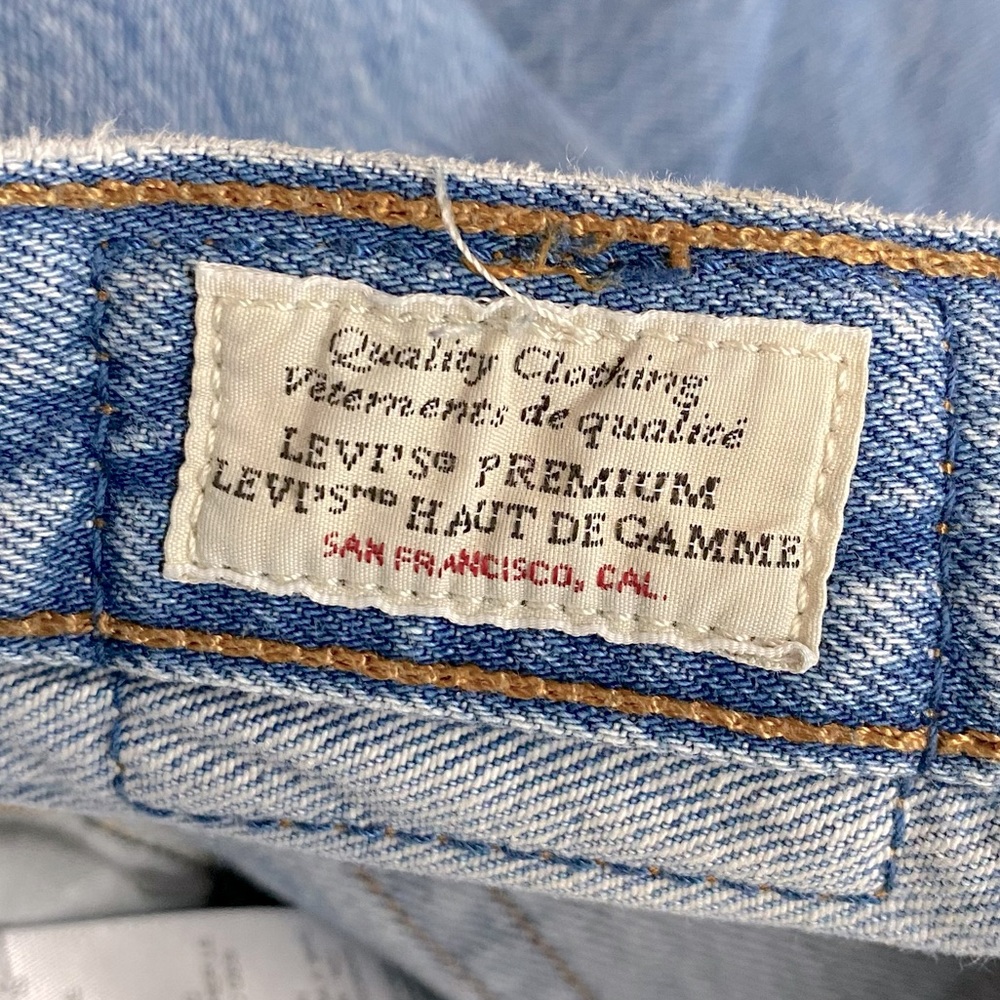 Levi’s 501 Light Wash Distressed DIY Patched Relaxed Straight Leg Jeans 27 - Picture 8 of 16